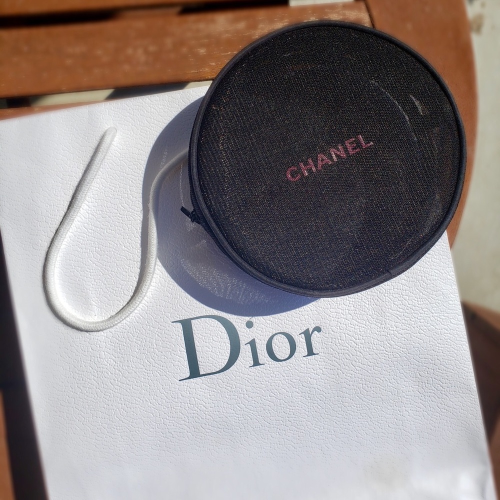 🖤CHANEL🖤 Makeup Bag 💄